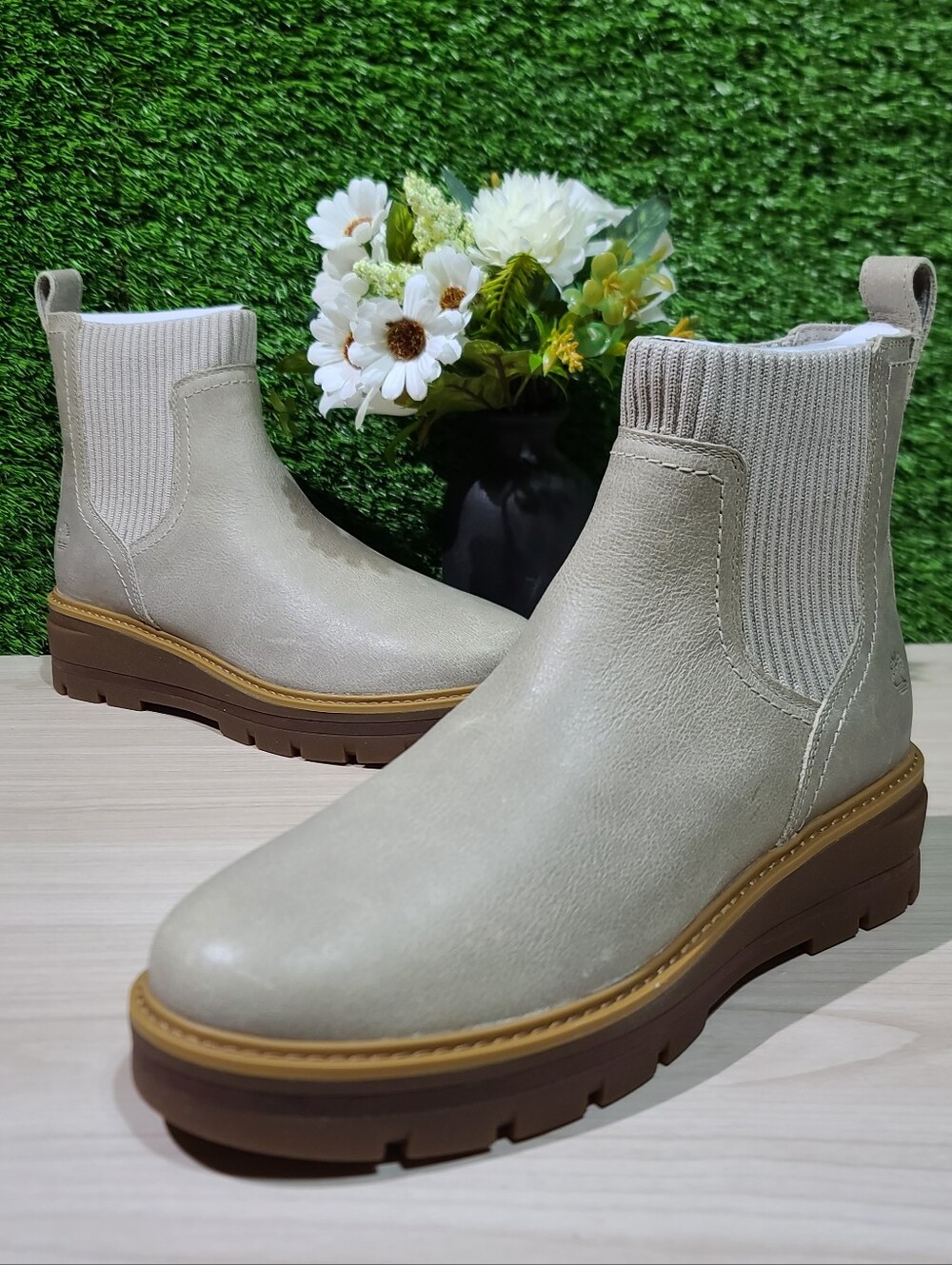 Timberland Cervinia Valley Chelsea Boots / Light Taupe Full Grain US 9.5 NEW